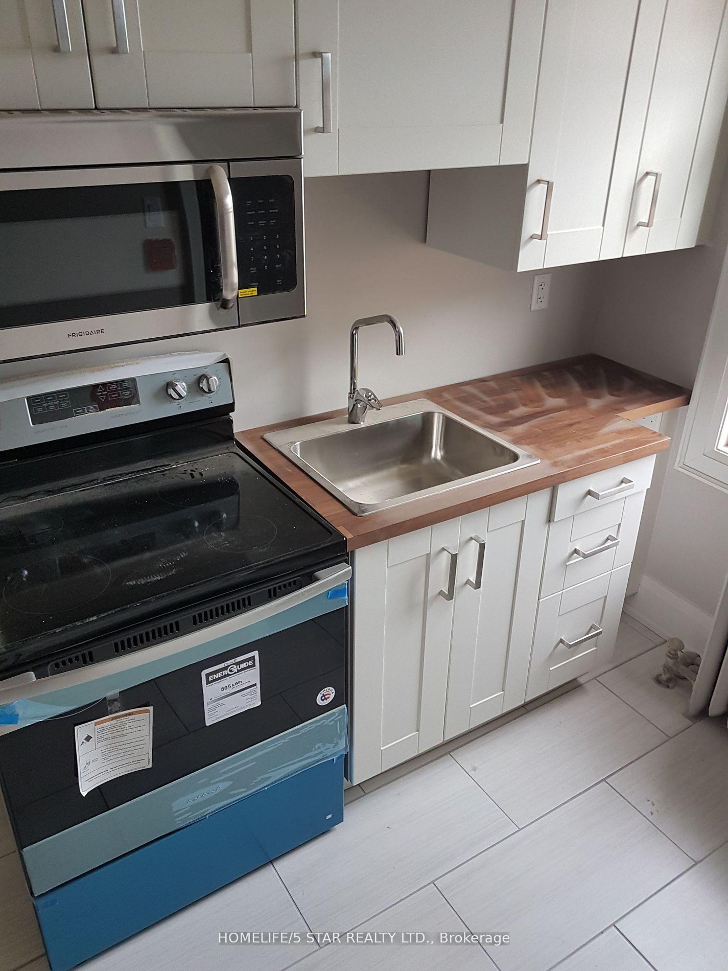 Photo 2 of Unit 8, 7 Connaught Avenue S, Hamilton, Stipley — HOMEH