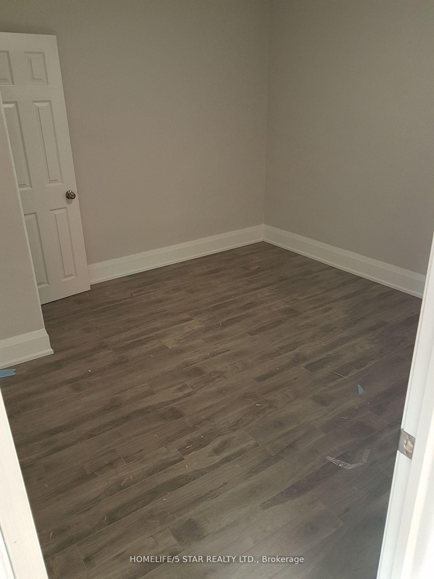 Photo 4 of Unit 8, 7 Connaught Avenue S, Hamilton, Stipley — HOMEH