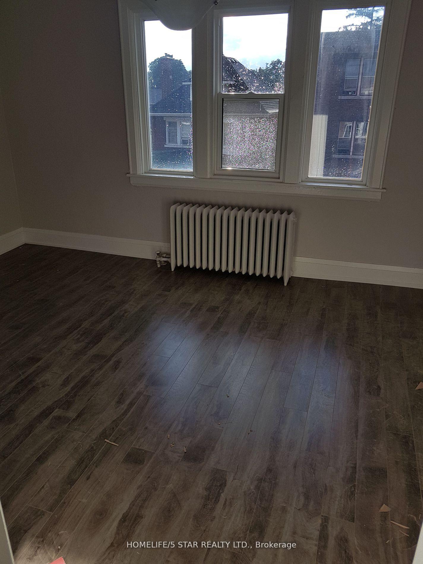 Photo 5 of Unit 8, 7 Connaught Avenue S, Hamilton, Stipley — HOMEH