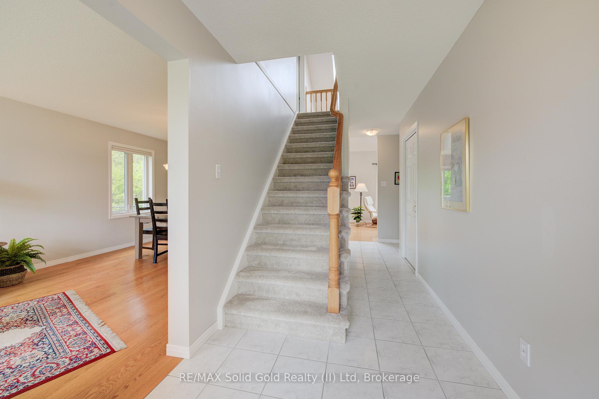 Photo 4 of 146 Westforest Trail, Kitchener — HOMEH