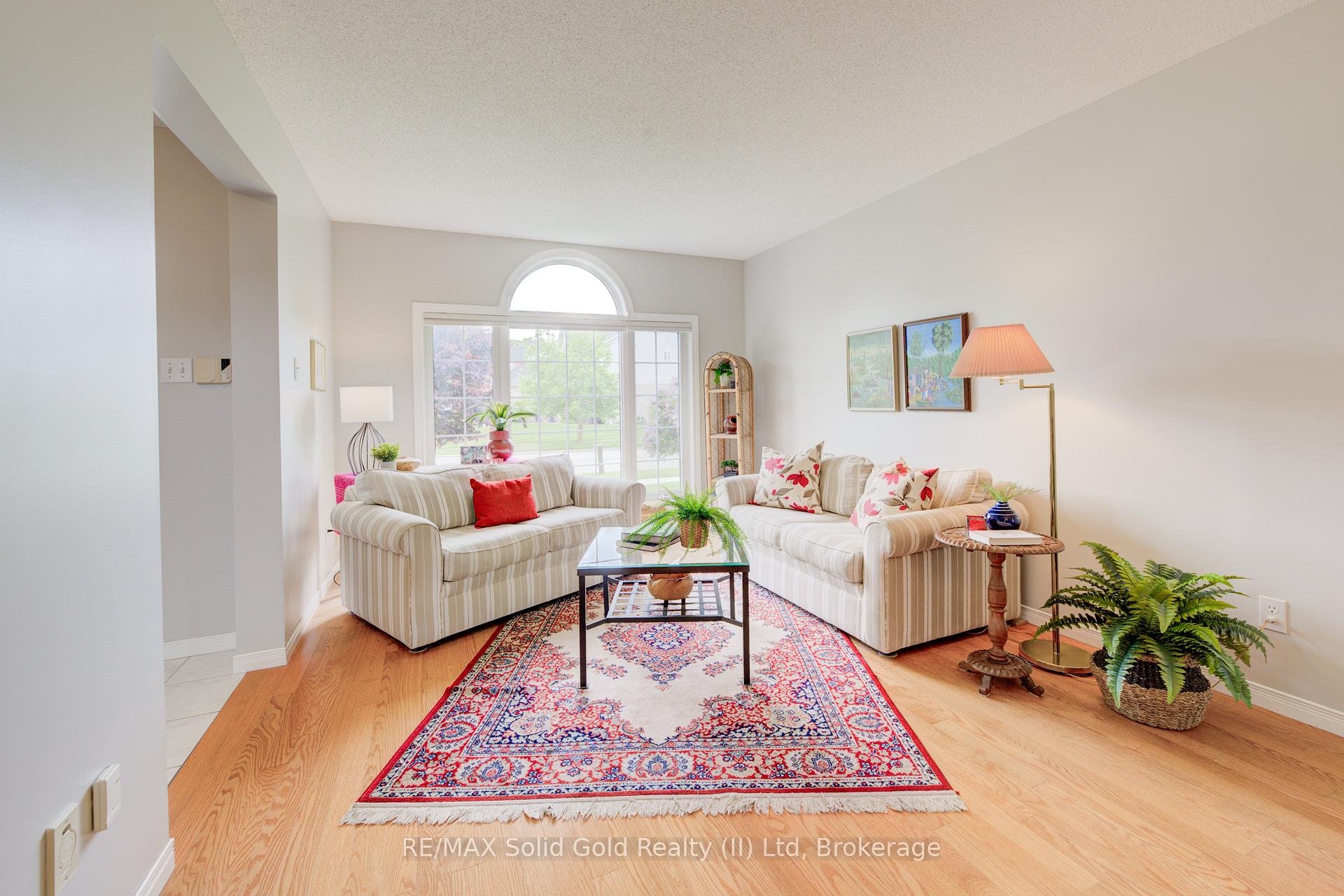 Photo 6 of 146 Westforest Trail, Kitchener — HOMEH
