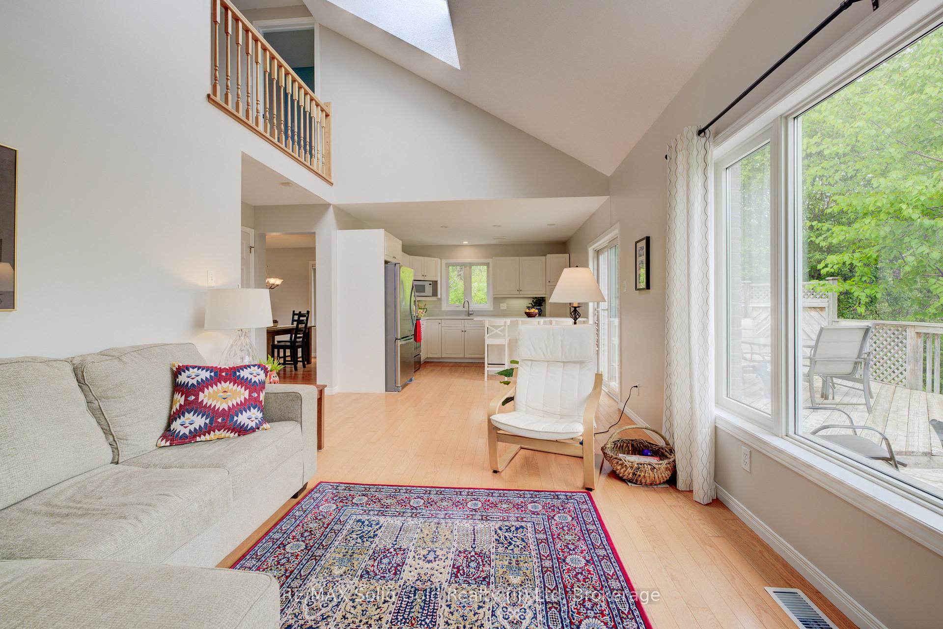 Photo 10 of 146 Westforest Trail, Kitchener — HOMEH
