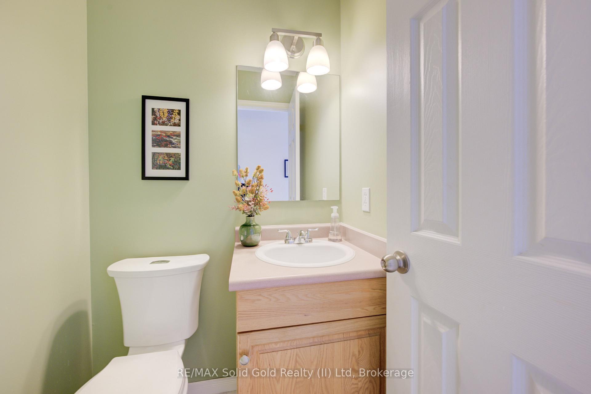 Photo 17 of 146 Westforest Trail, Kitchener — HOMEH