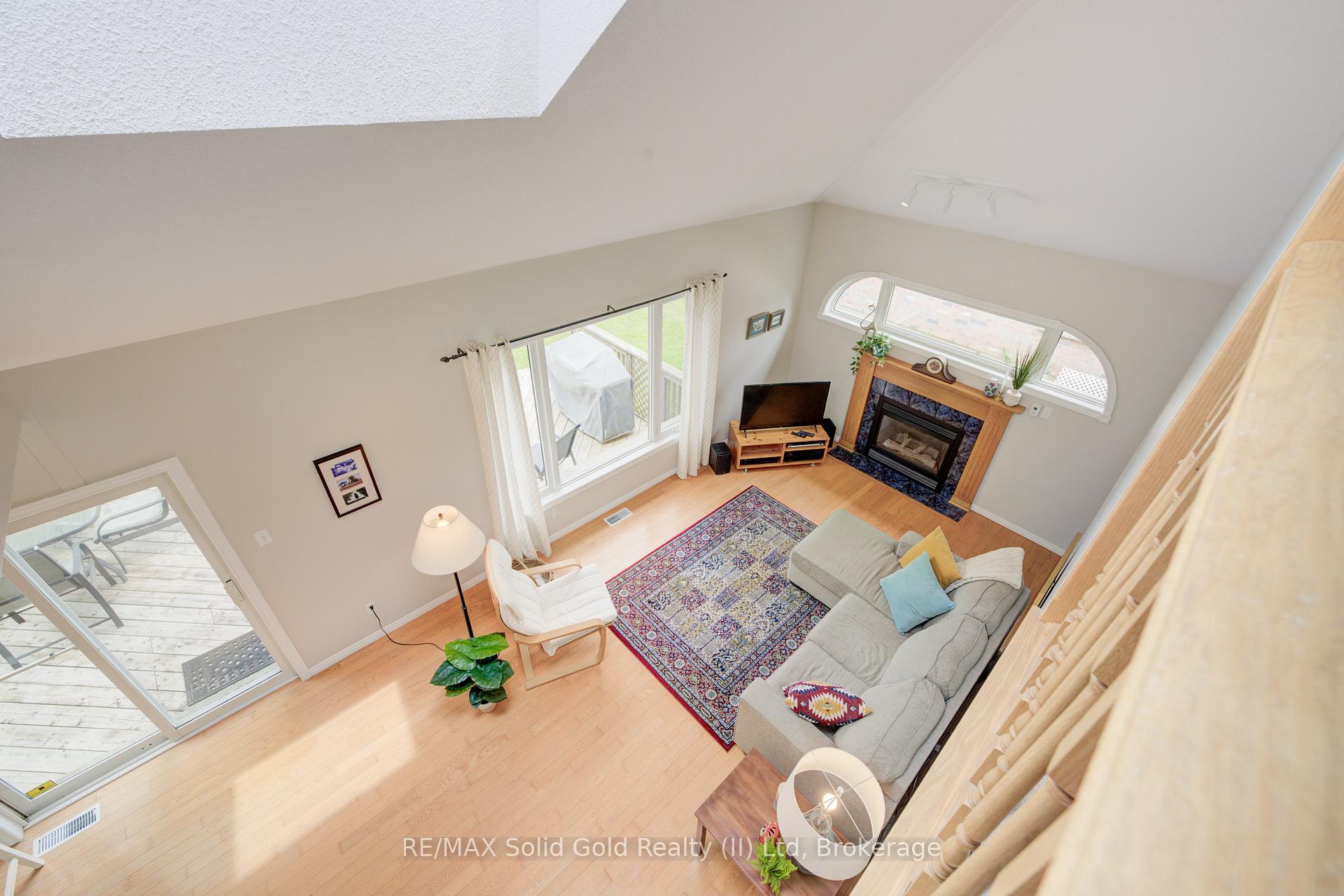 Photo 18 of 146 Westforest Trail, Kitchener — HOMEH
