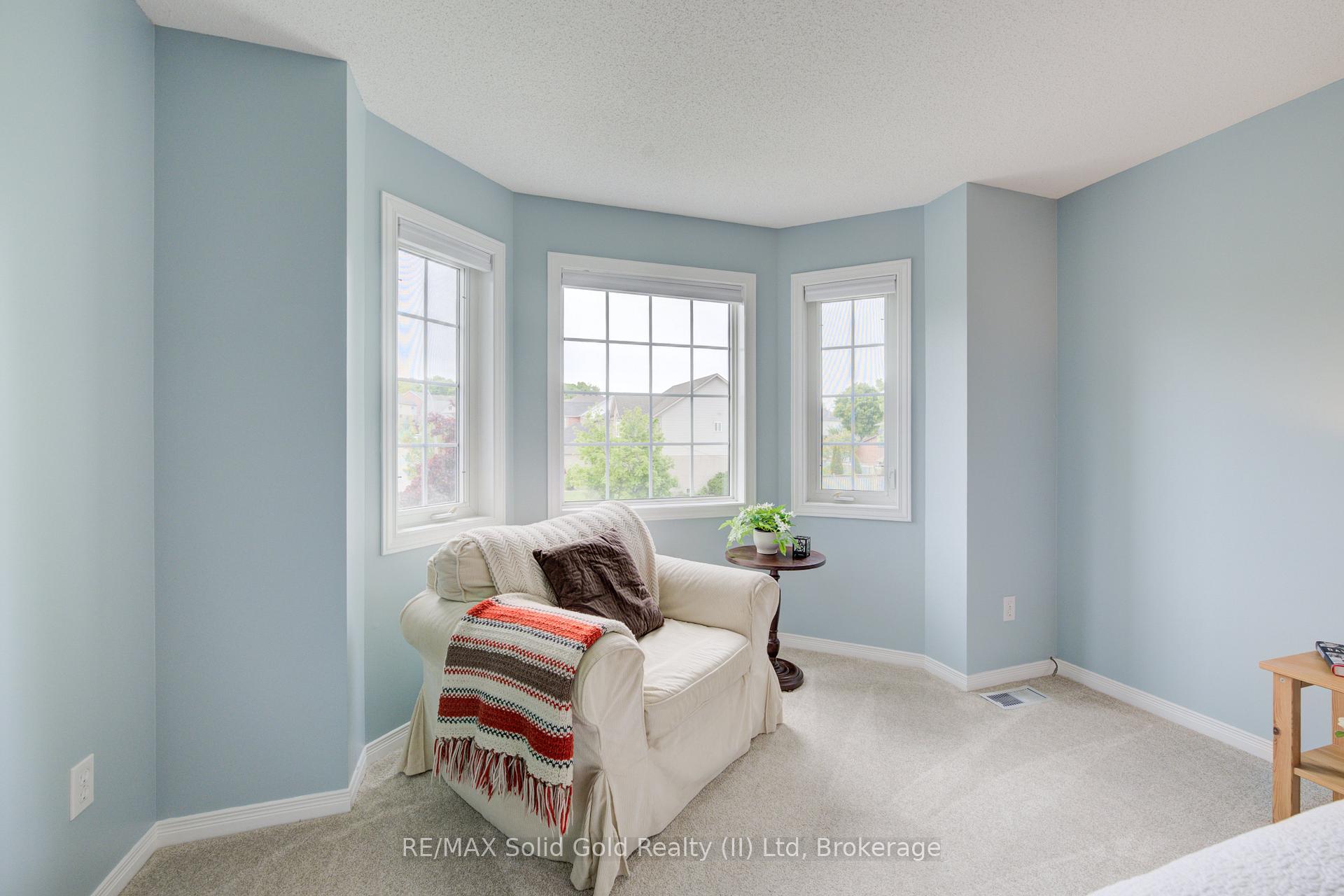 Photo 20 of 146 Westforest Trail, Kitchener — HOMEH