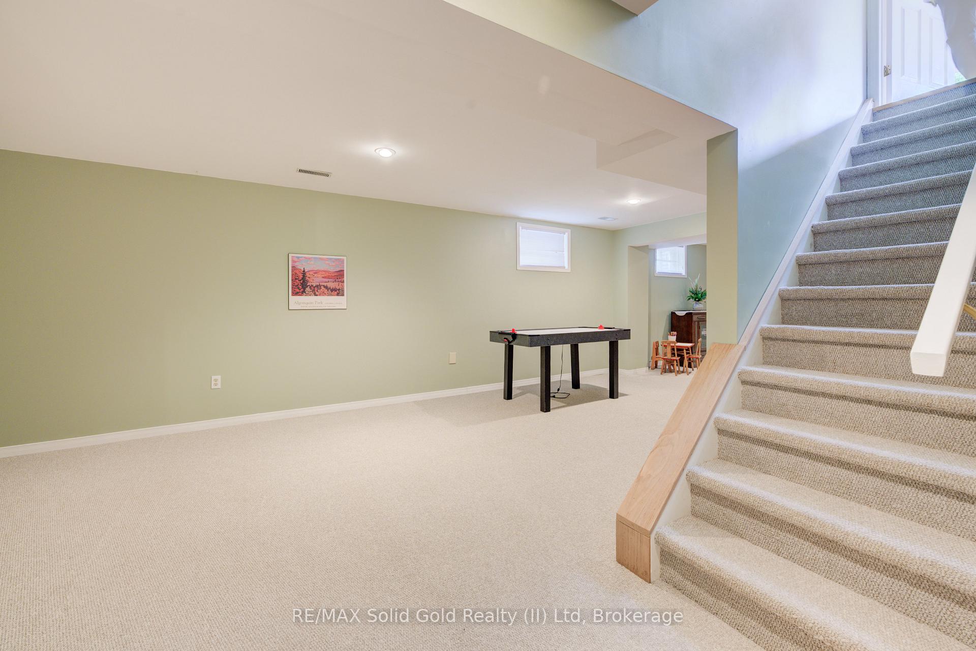 Photo 29 of 146 Westforest Trail, Kitchener — HOMEH
