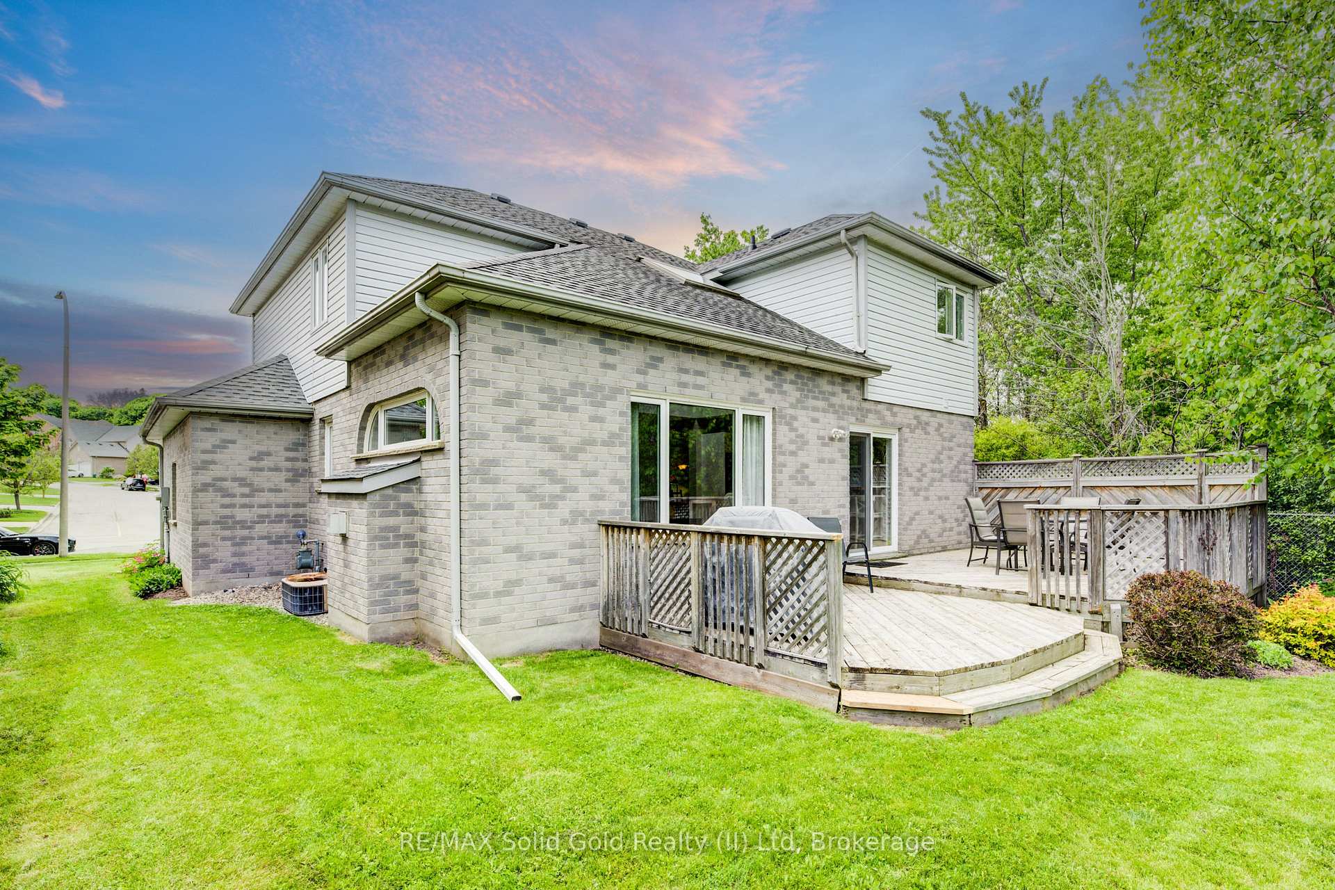 Photo 35 of 146 Westforest Trail, Kitchener — HOMEH