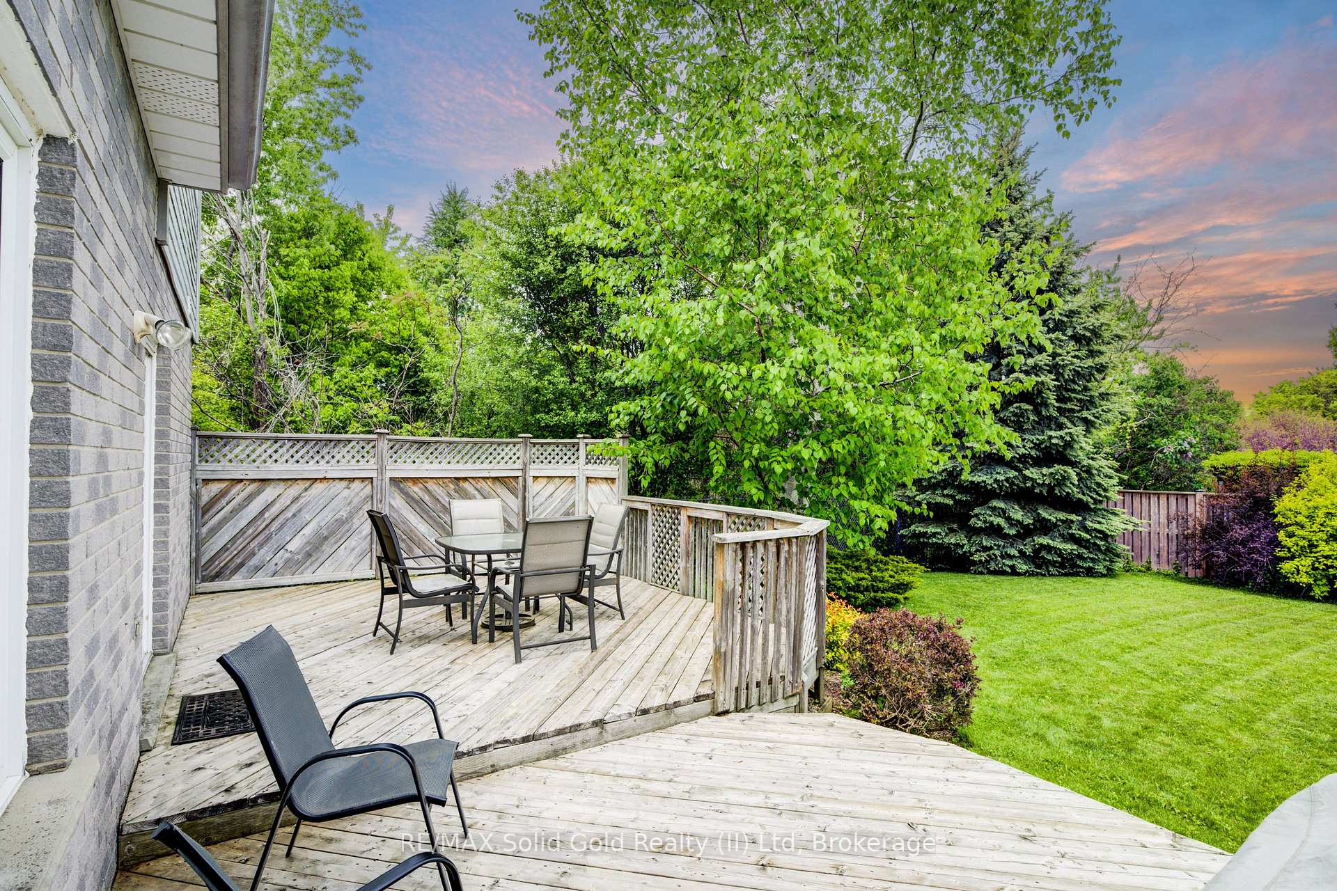 Photo 36 of 146 Westforest Trail, Kitchener — HOMEH