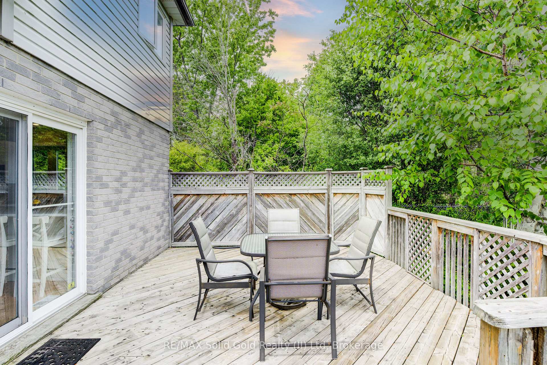 Photo 37 of 146 Westforest Trail, Kitchener — HOMEH