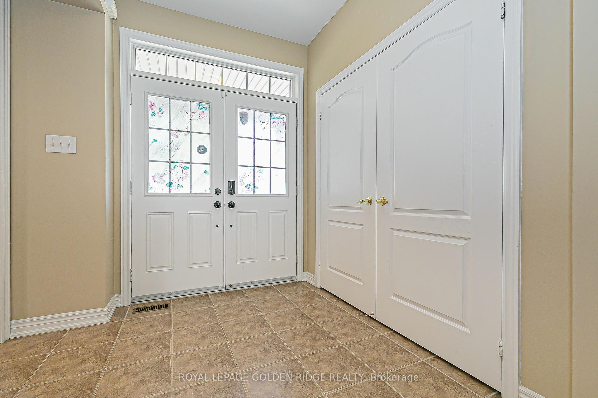 Photo 3 of 12 Golden Meadow Drive, Markham, Wismer — HOMEH