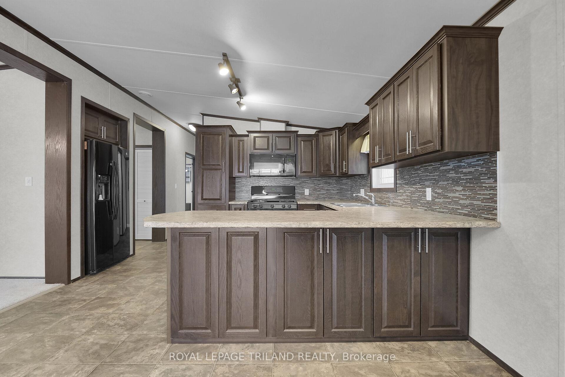 Photo 8 of Unit 163, 22790 Amiens Road, Middlesex Centre, Rural Middlesex Centre — HOMEH