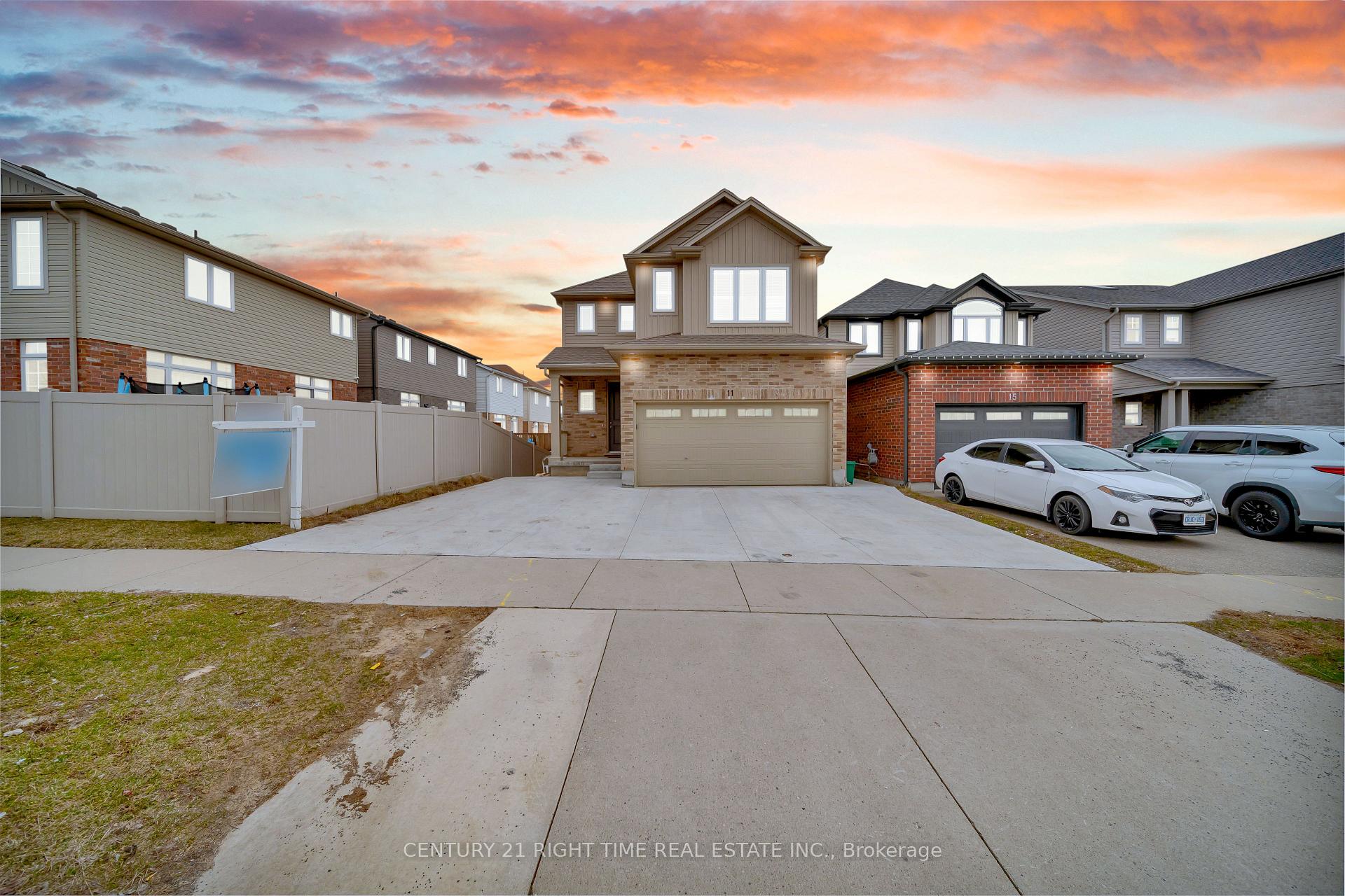 Photo 1 of 11 Willowrun Drive, Kitchener, Grand River South — HOMEH