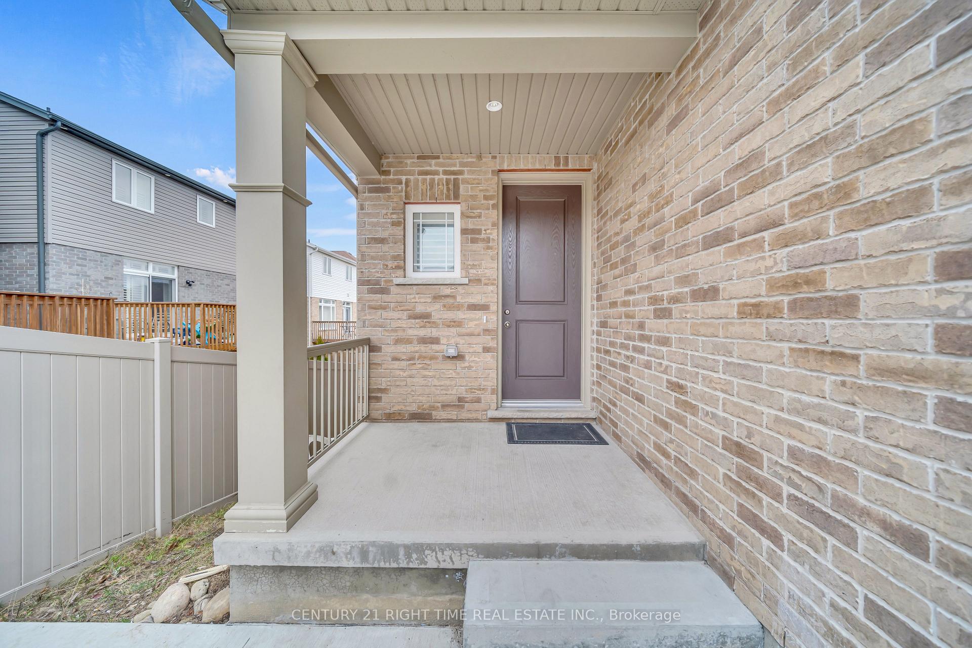 Photo 3 of 11 Willowrun Drive, Kitchener, Grand River South — HOMEH