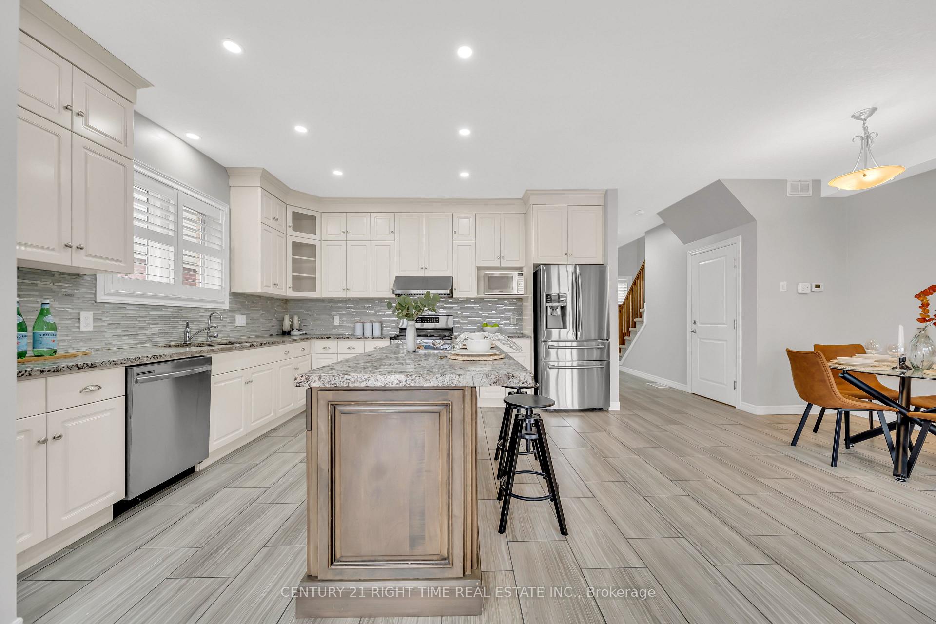 Photo 15 of 11 Willowrun Drive, Kitchener, Grand River South — HOMEH