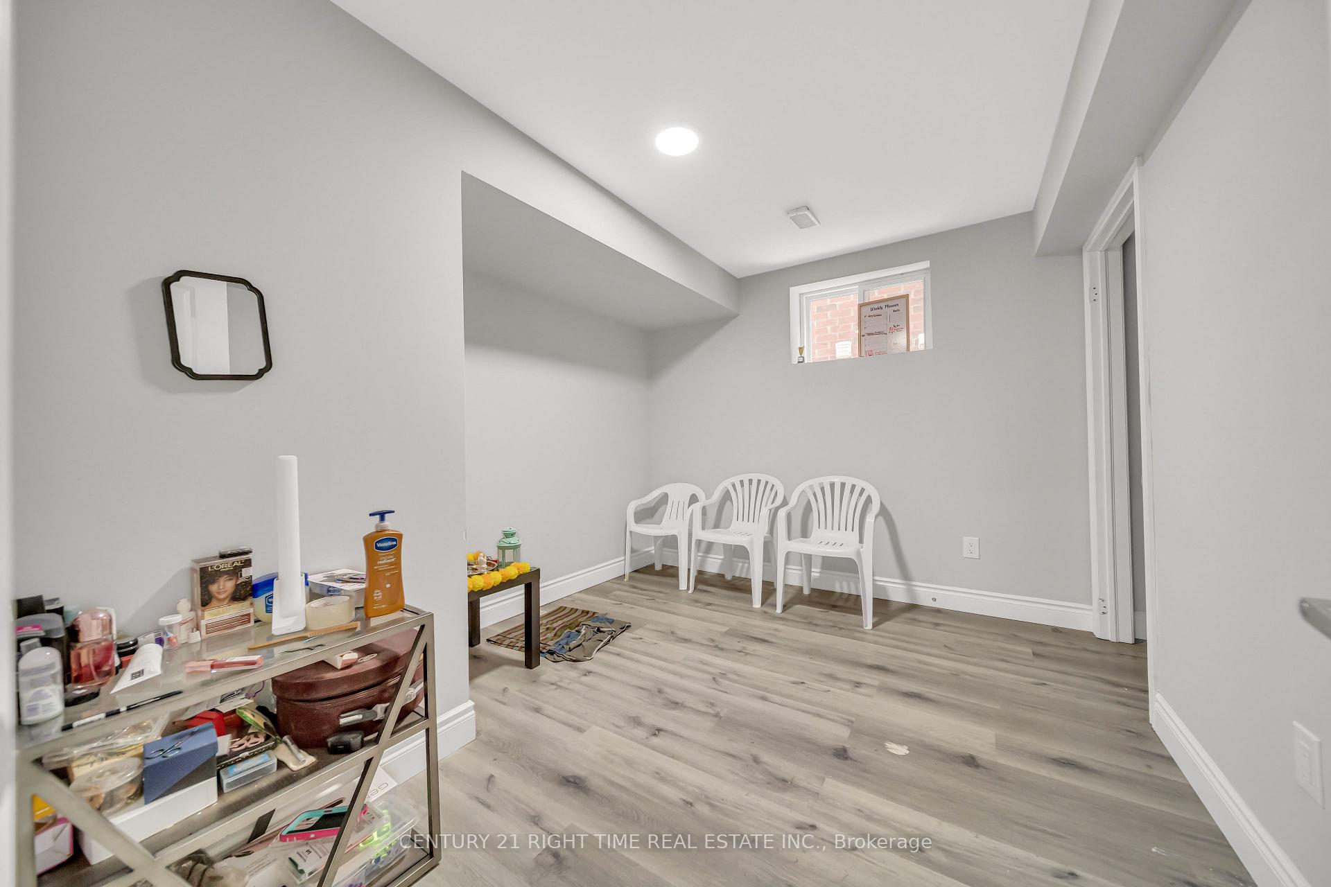 Photo 20 of 11 Willowrun Drive, Kitchener, Grand River South — HOMEH