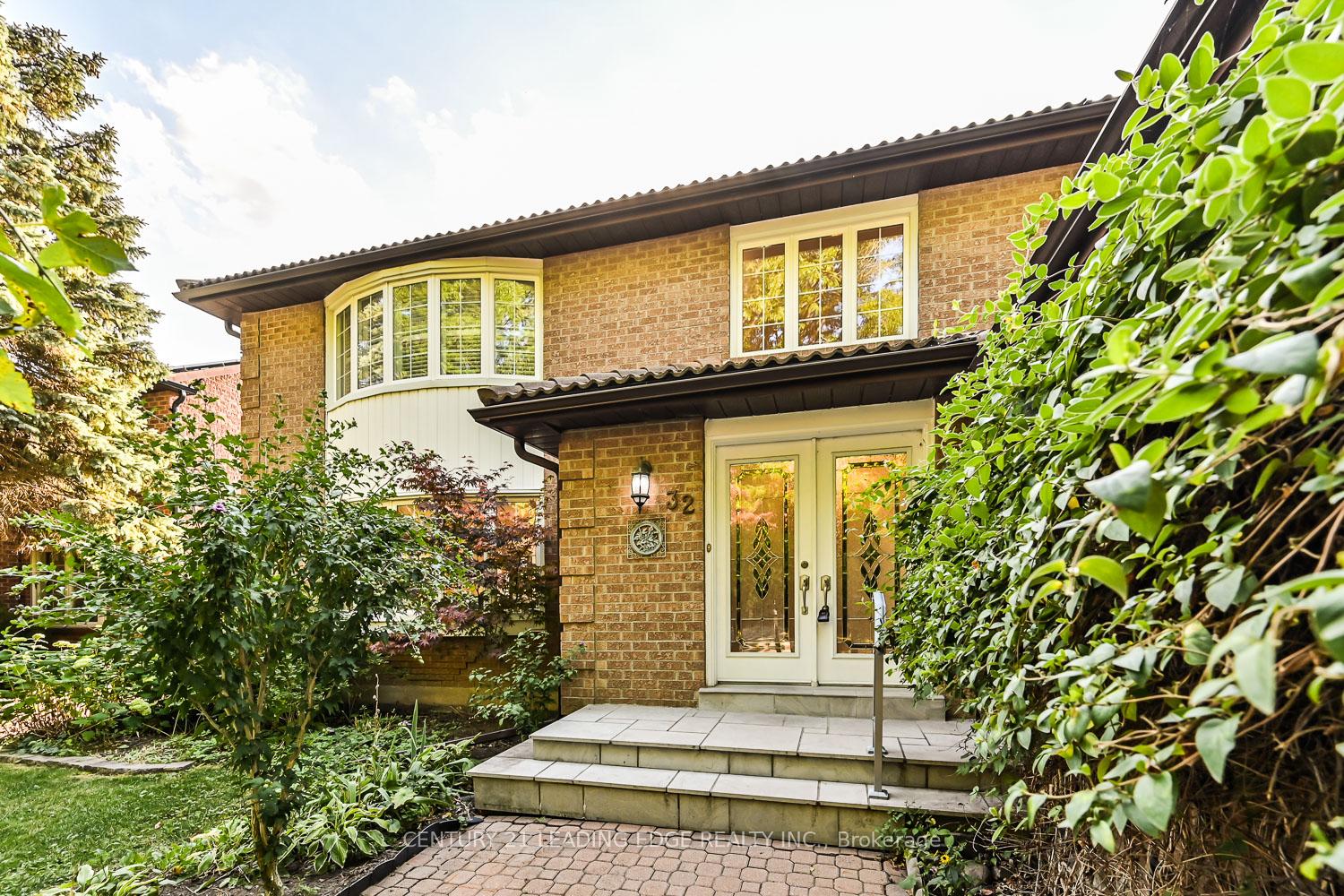 Photo 5 of 32 Addington Square, Markham, Unionville — HOMEH