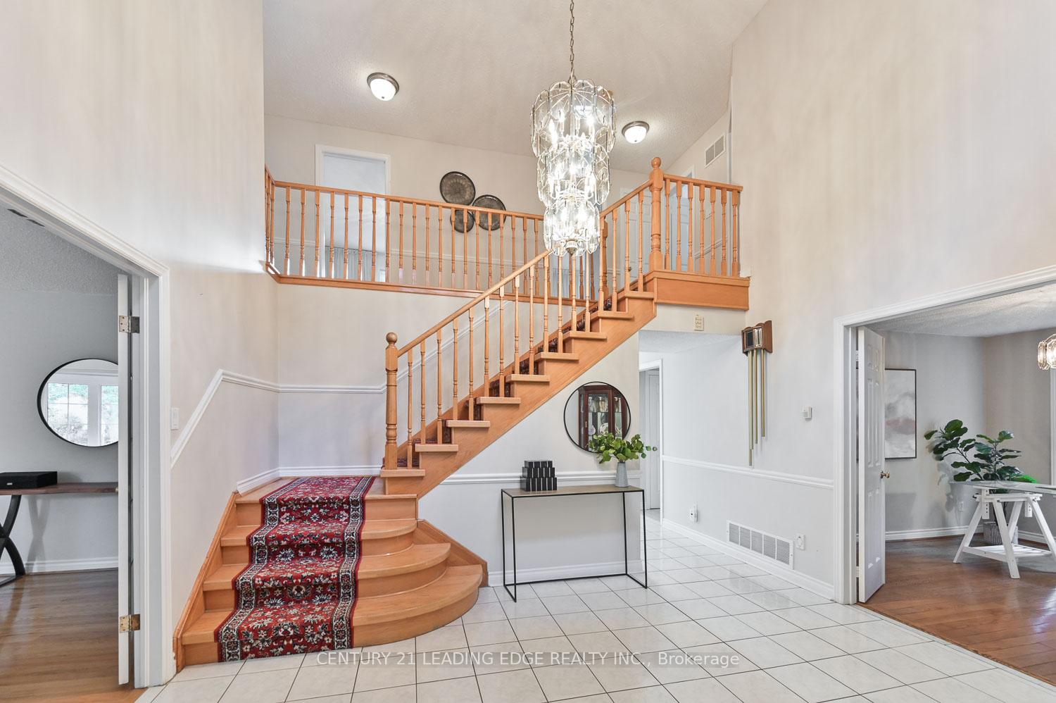 Photo 7 of 32 Addington Square, Markham, Unionville — HOMEH