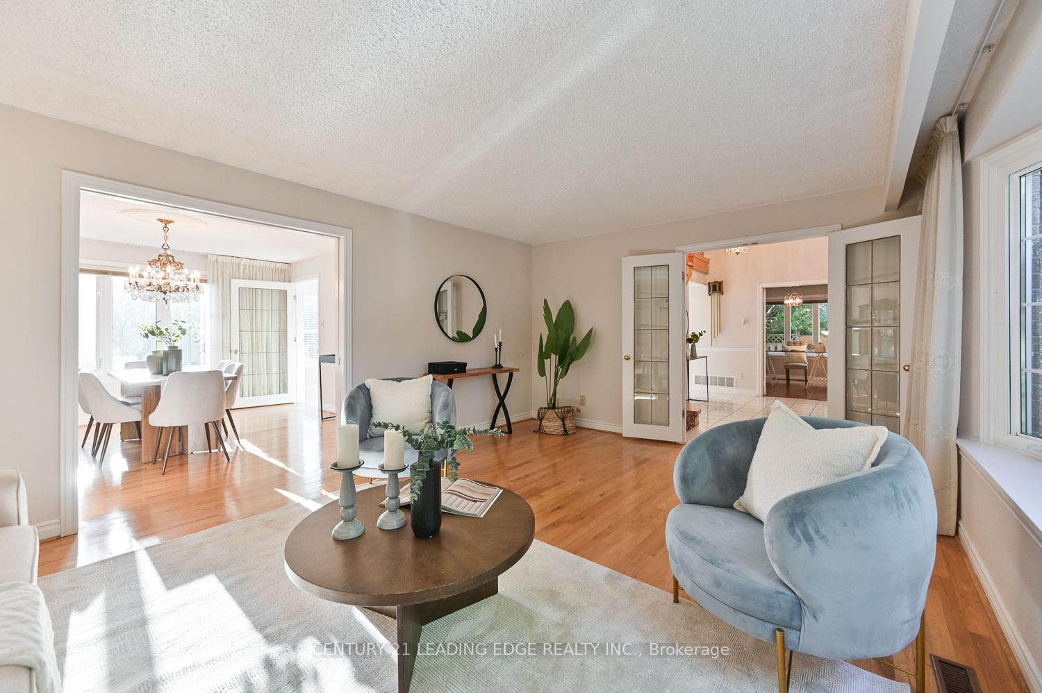 Photo 10 of 32 Addington Square, Markham, Unionville — HOMEH