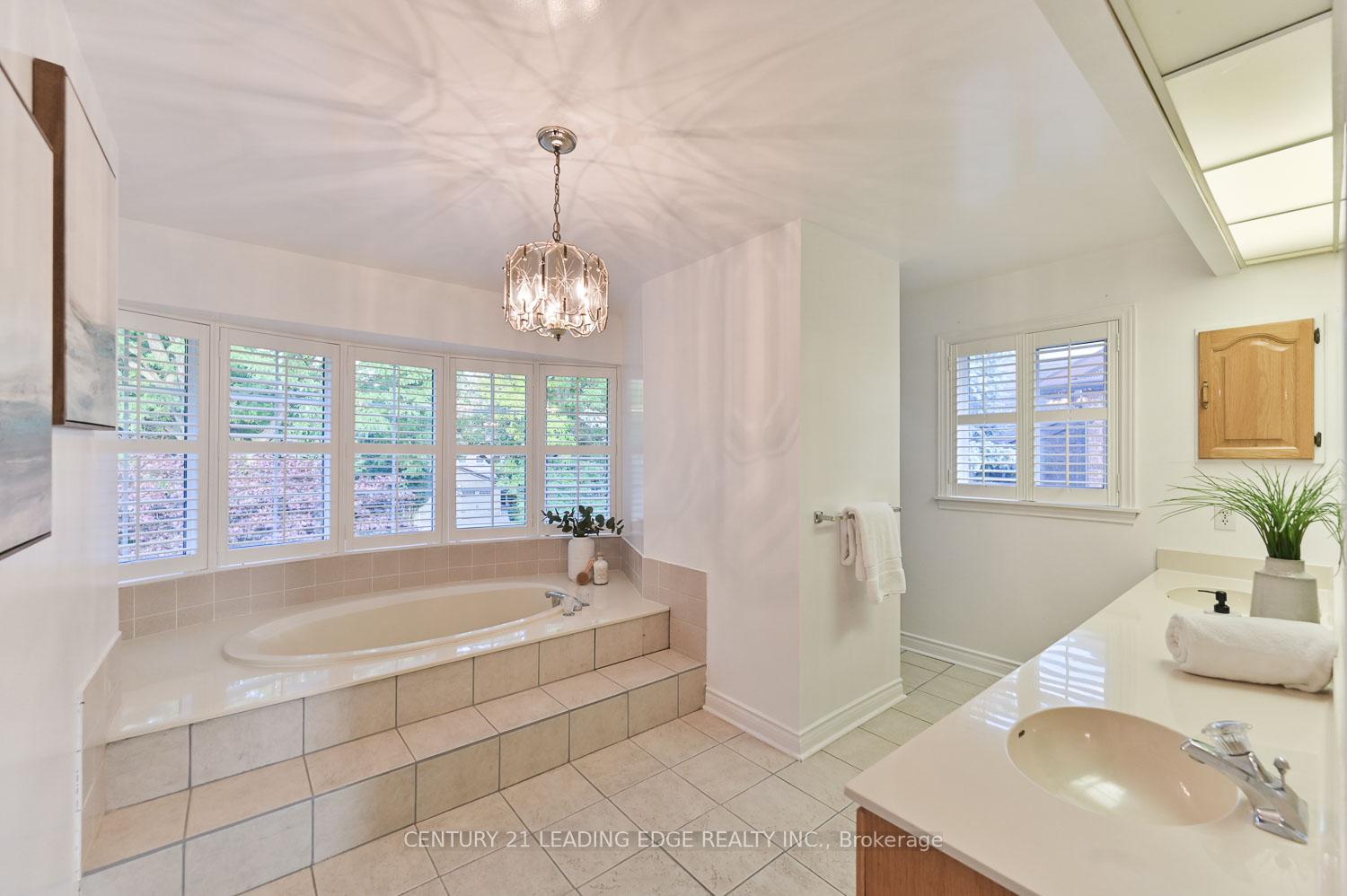 Photo 35 of 32 Addington Square, Markham, Unionville — HOMEH