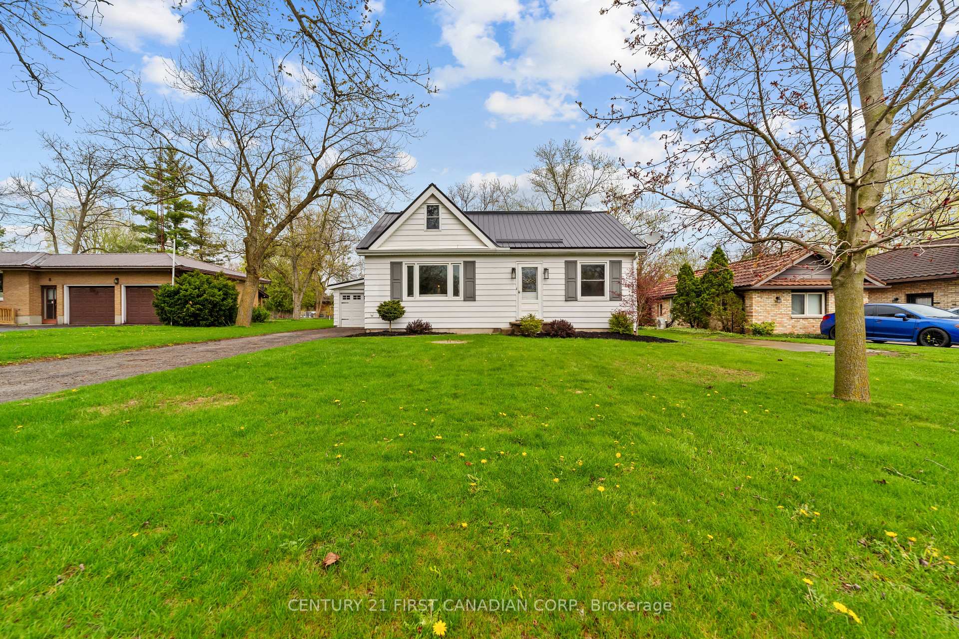 Photo 2 of 24342 Poplar Hill Road, Middlesex Centre, Poplar Hill — HOMEH