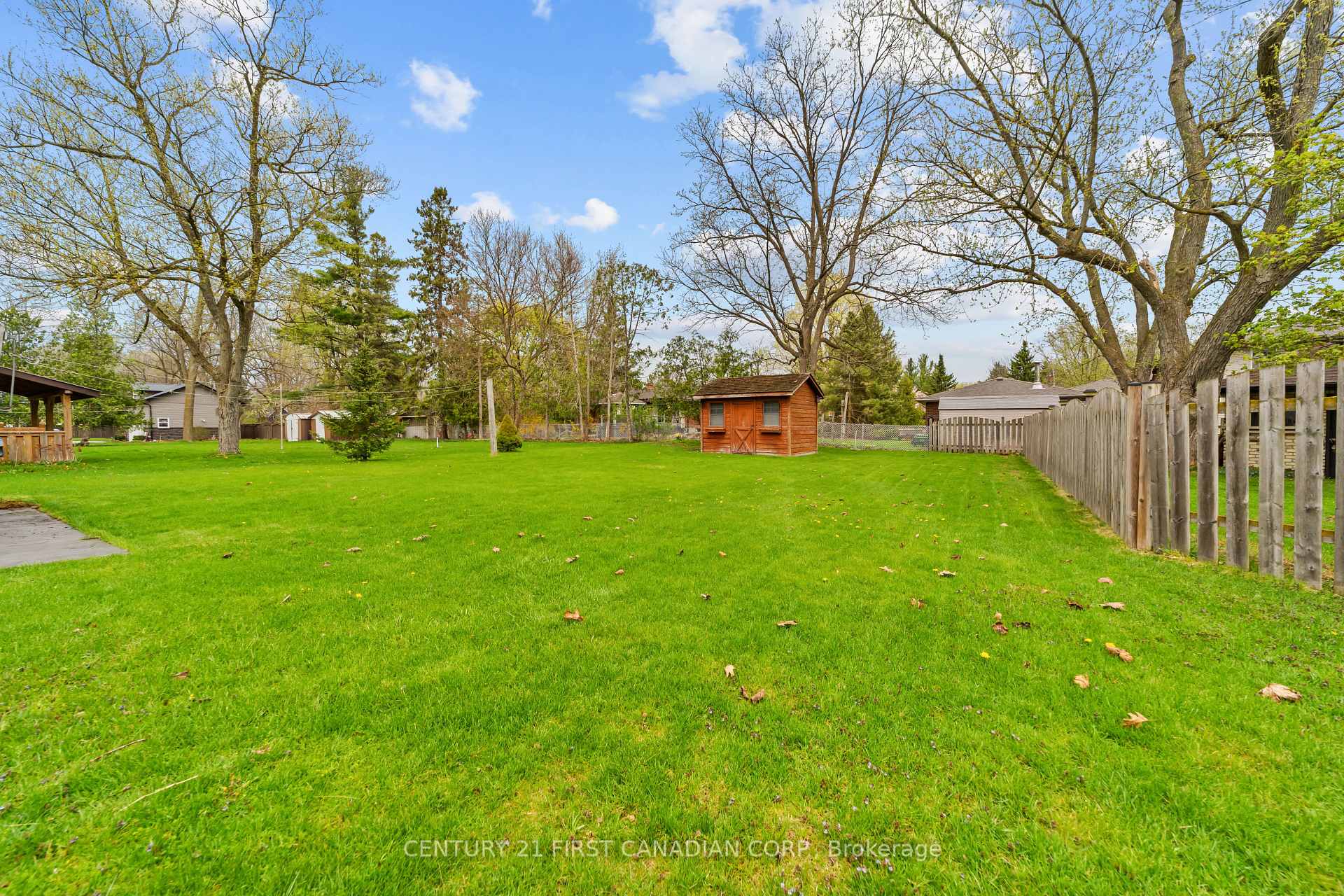 Photo 5 of 24342 Poplar Hill Road, Middlesex Centre, Poplar Hill — HOMEH