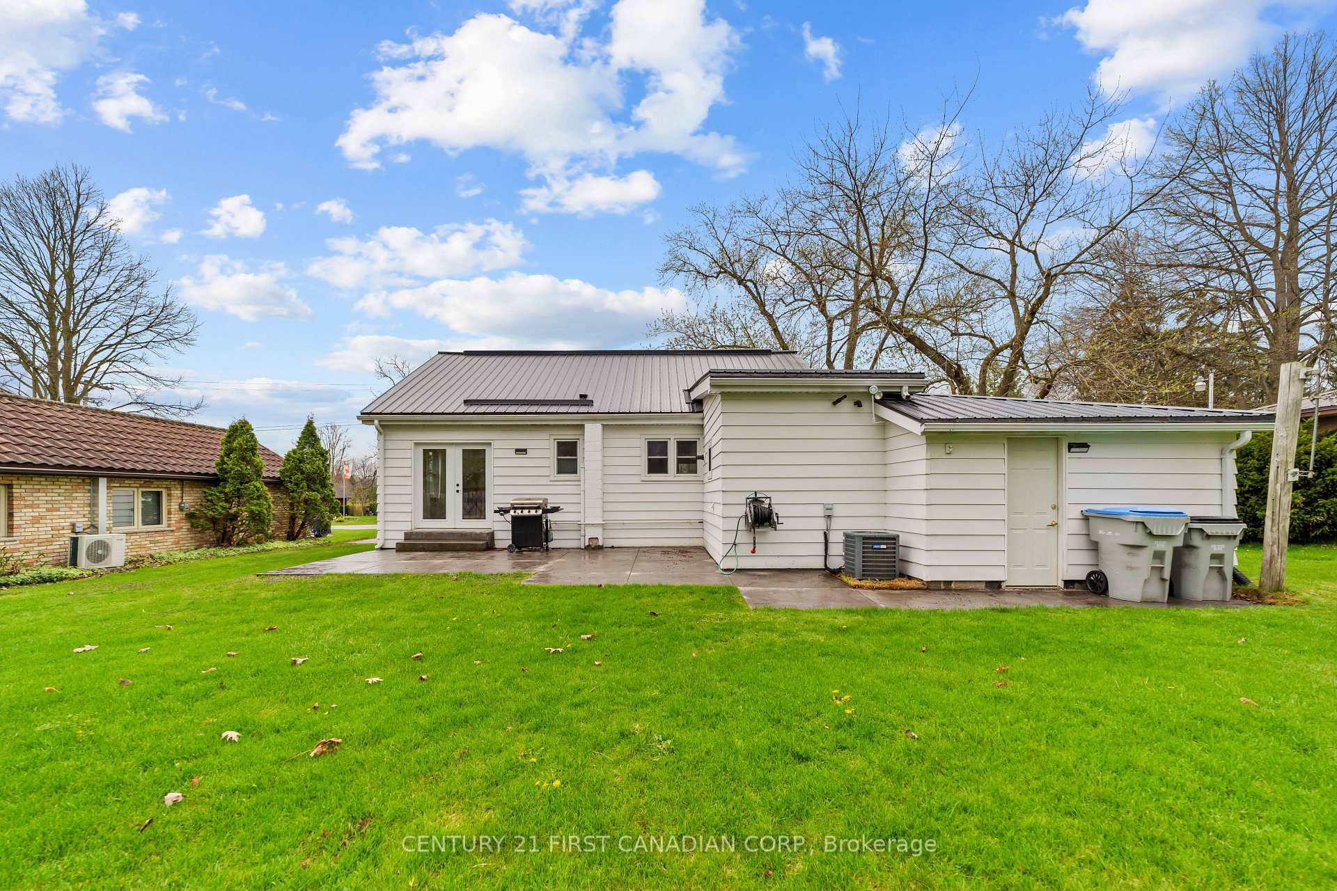 Photo 6 of 24342 Poplar Hill Road, Middlesex Centre, Poplar Hill — HOMEH