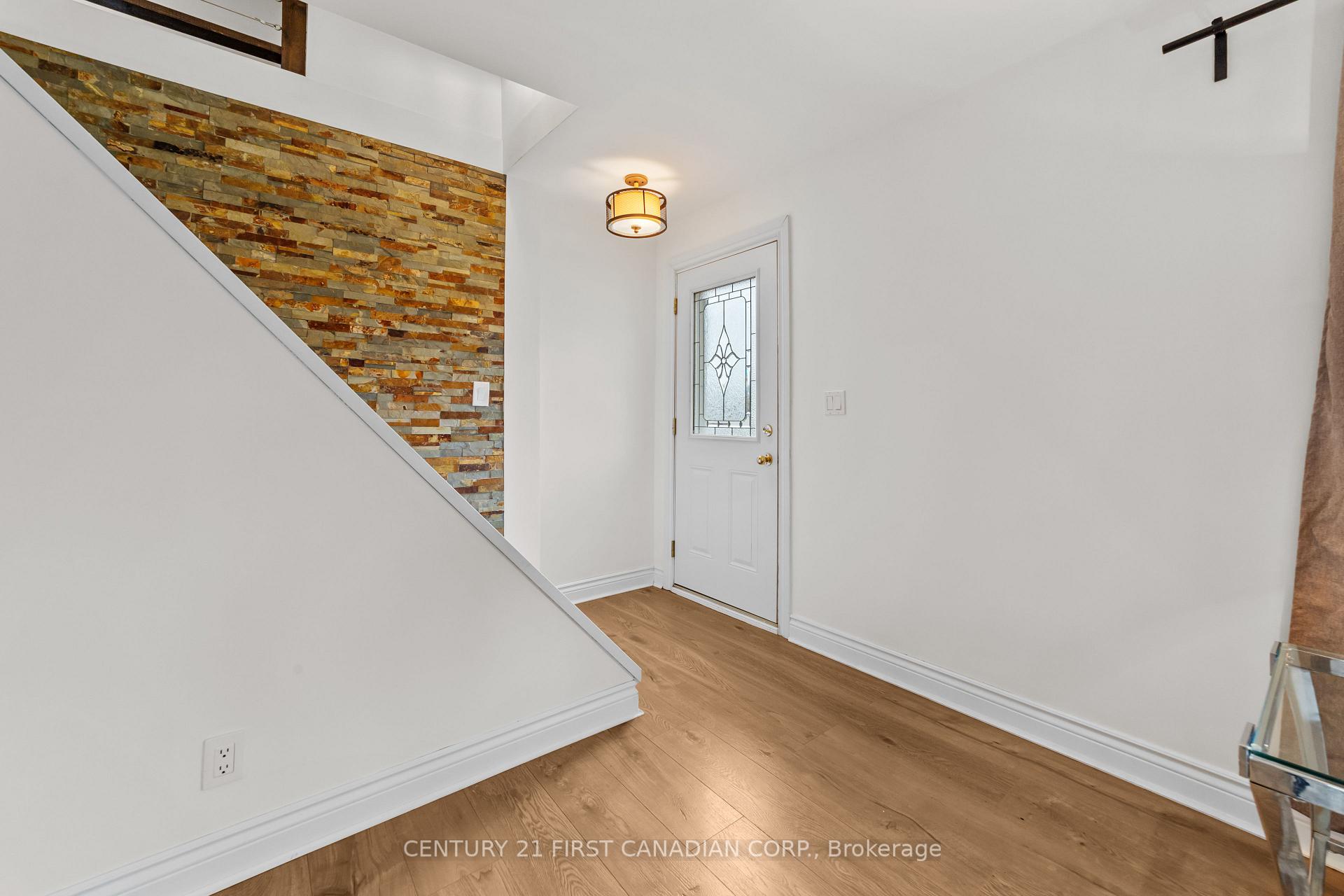 Photo 8 of 24342 Poplar Hill Road, Middlesex Centre, Poplar Hill — HOMEH