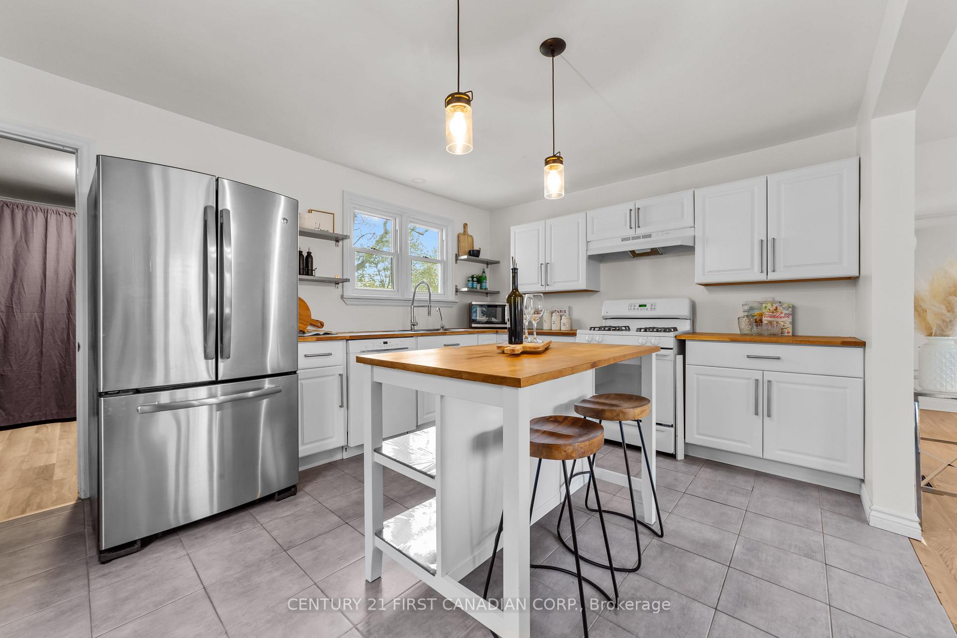Photo 12 of 24342 Poplar Hill Road, Middlesex Centre, Poplar Hill — HOMEH