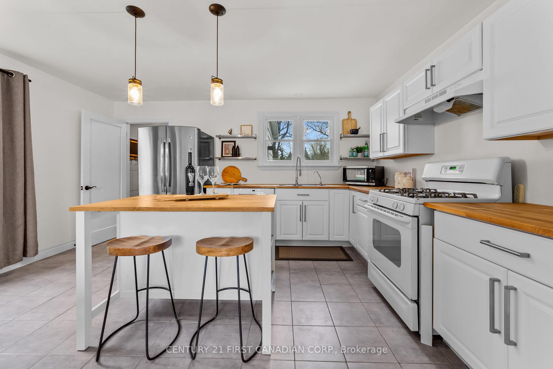 Photo 13 of 24342 Poplar Hill Road, Middlesex Centre, Poplar Hill — HOMEH