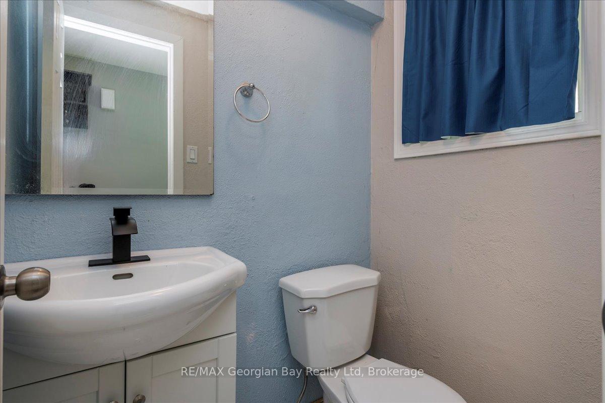 Photo 9 of 340 Rose Crescent, Midland — HOMEH