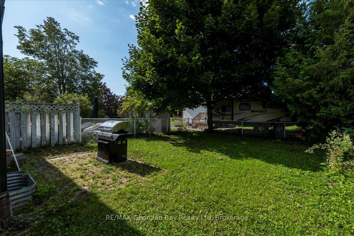 Photo 16 of 340 Rose Crescent, Midland — HOMEH