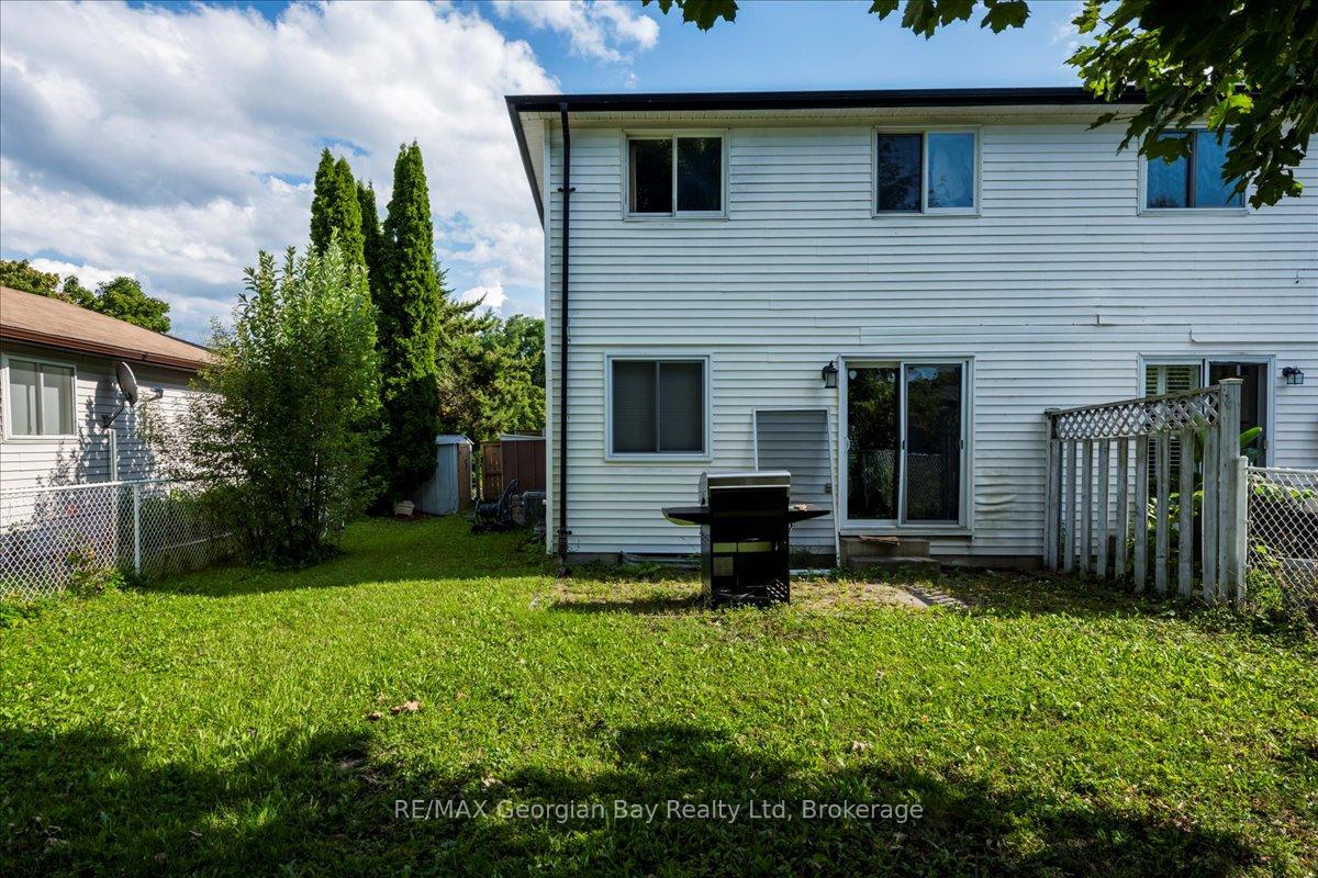 Photo 17 of 340 Rose Crescent, Midland — HOMEH