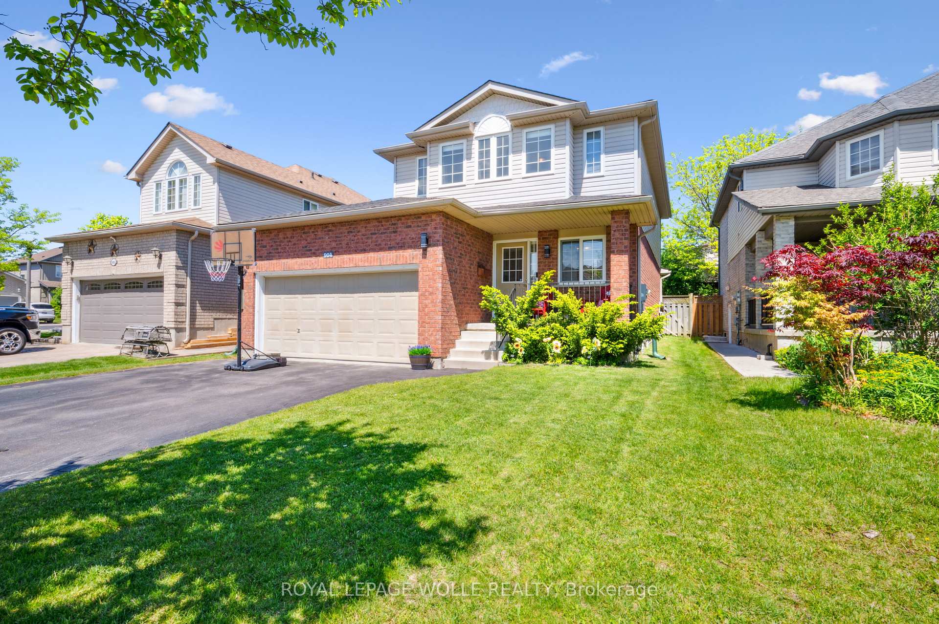 Photo 4 of 904 Rush Meadow Court, Kitchener — HOMEH
