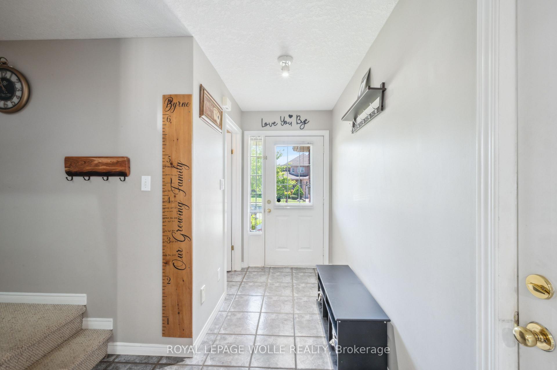 Photo 7 of 904 Rush Meadow Court, Kitchener — HOMEH