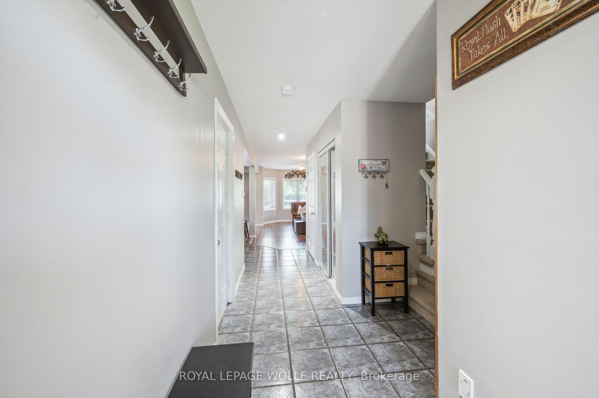 Photo 8 of 904 Rush Meadow Court, Kitchener — HOMEH