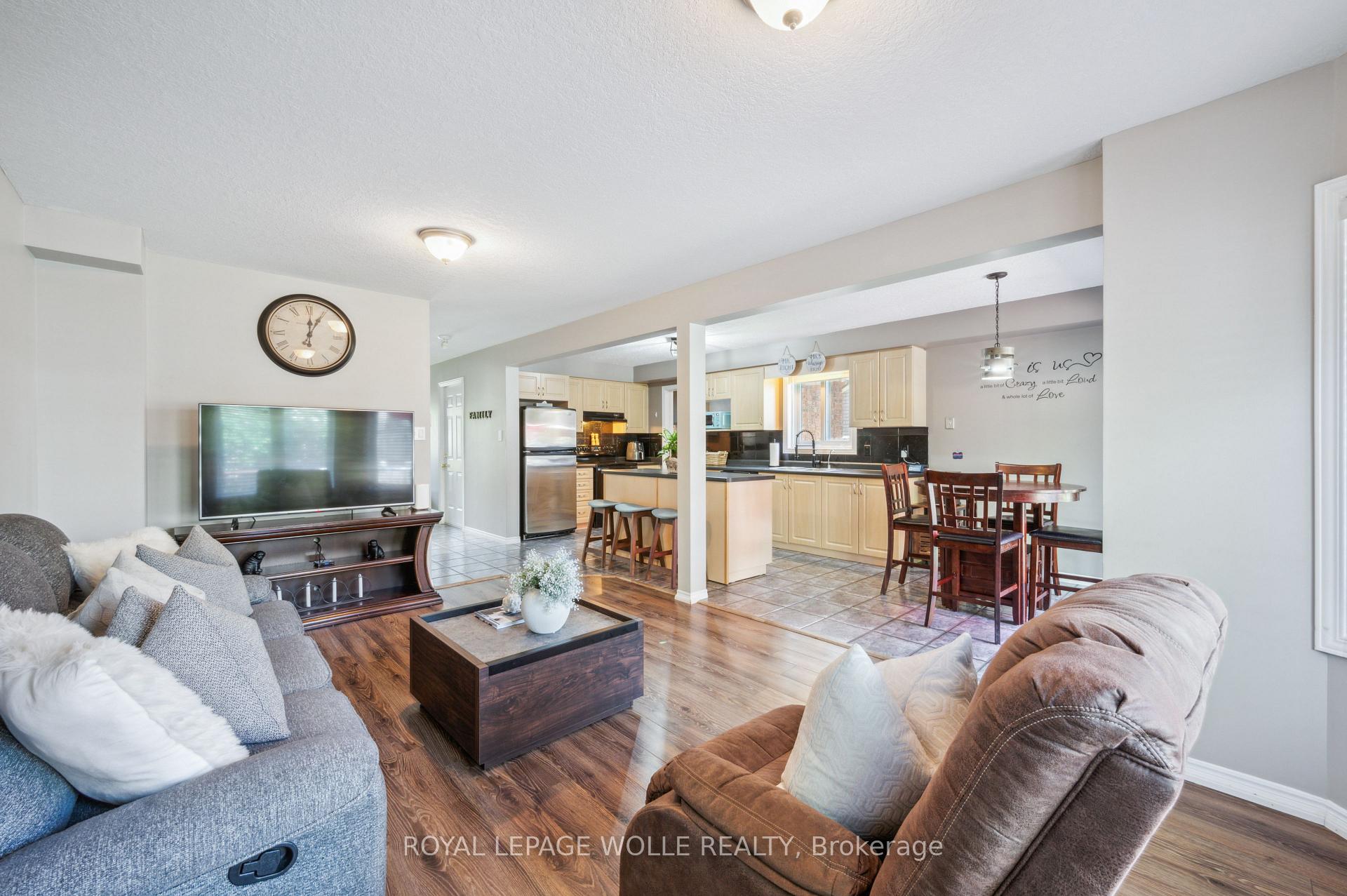 Photo 13 of 904 Rush Meadow Court, Kitchener — HOMEH