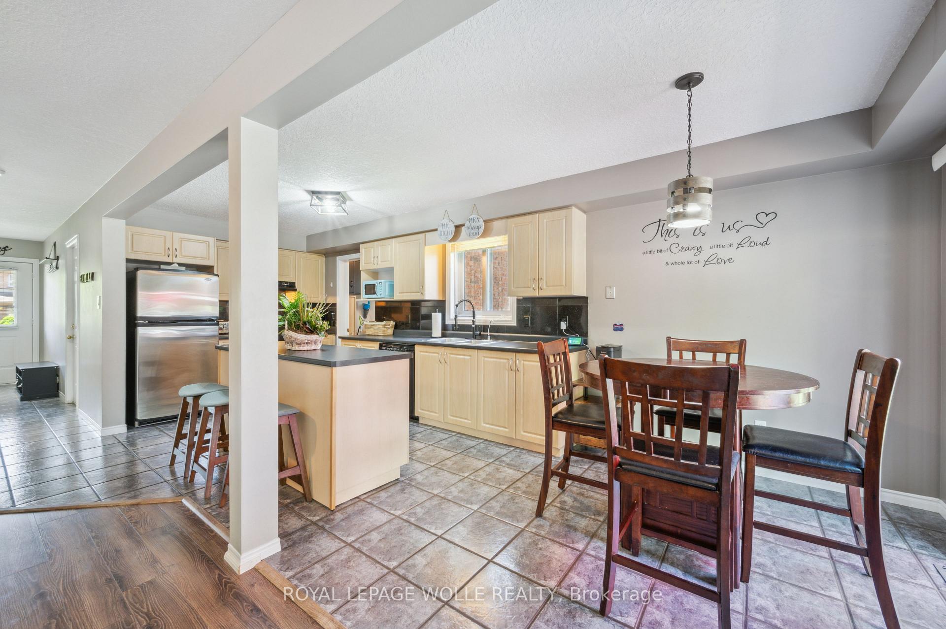 Photo 14 of 904 Rush Meadow Court, Kitchener — HOMEH