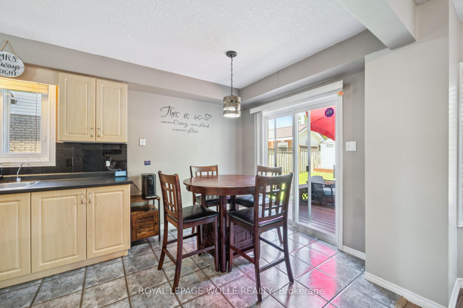 Photo 15 of 904 Rush Meadow Court, Kitchener — HOMEH