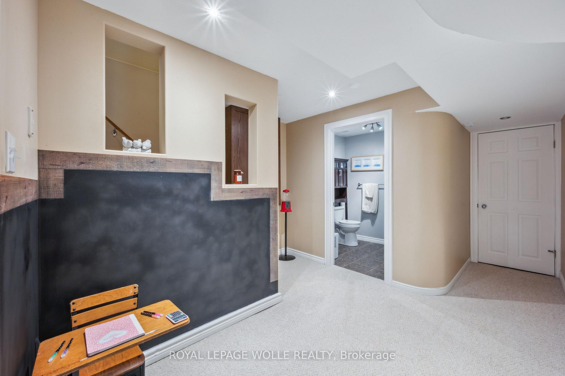 Photo 32 of 904 Rush Meadow Court, Kitchener — HOMEH