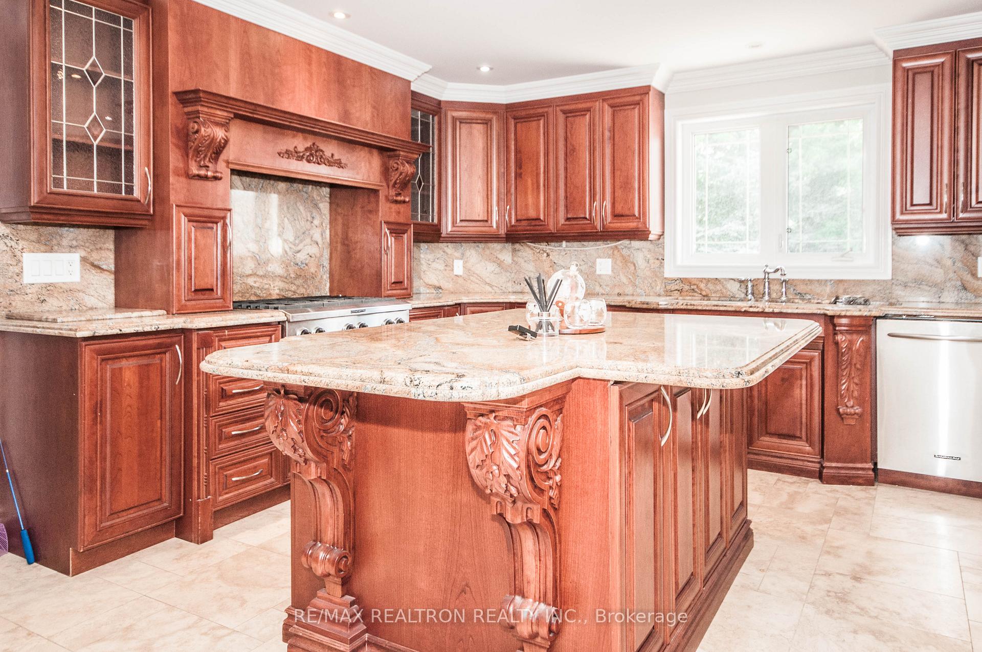 Photo 5 of 85 Lee Avenue, Markham, Milliken Mills East — HOMEH