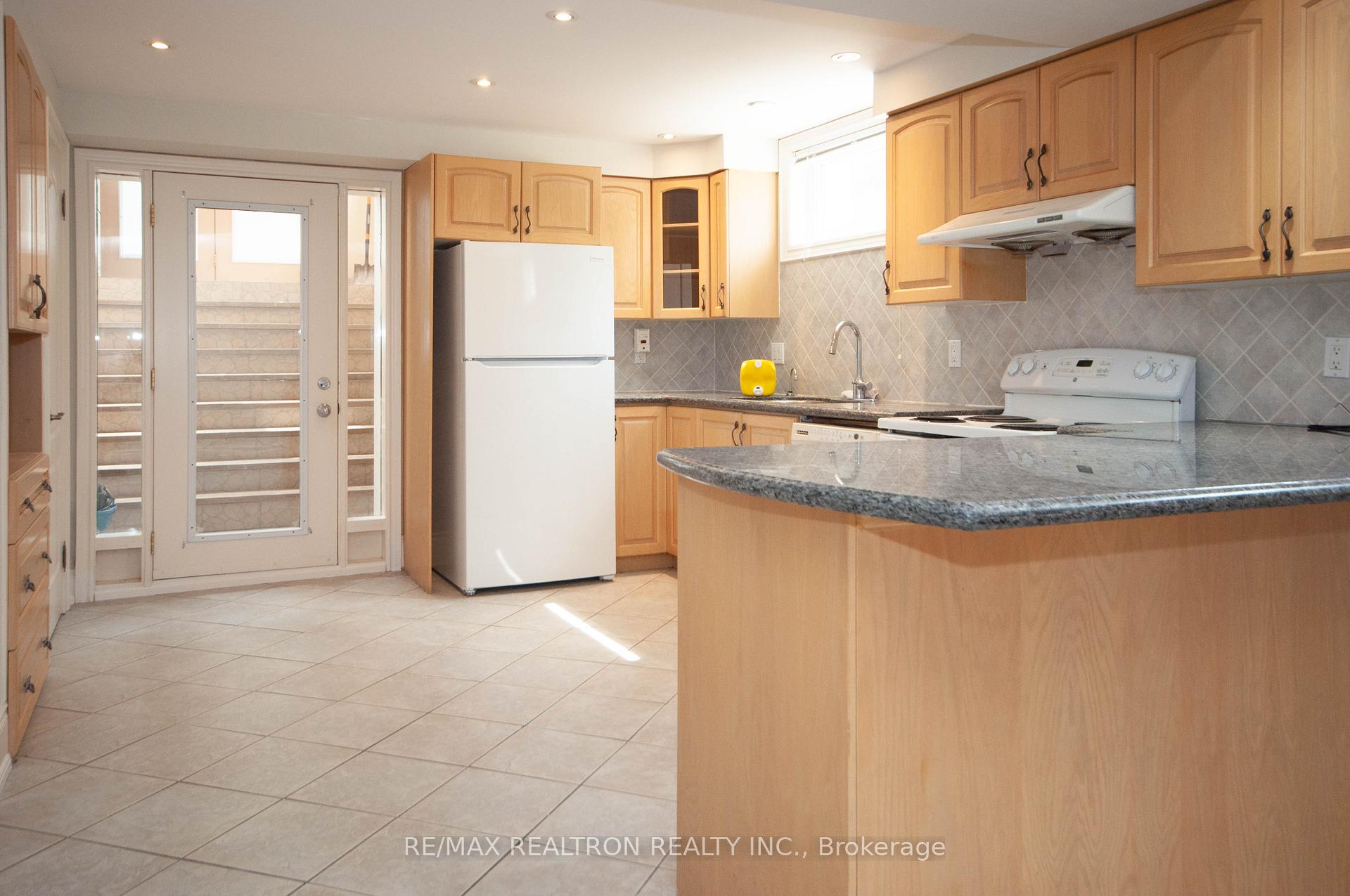 Photo 30 of 85 Lee Avenue, Markham, Milliken Mills East — HOMEH