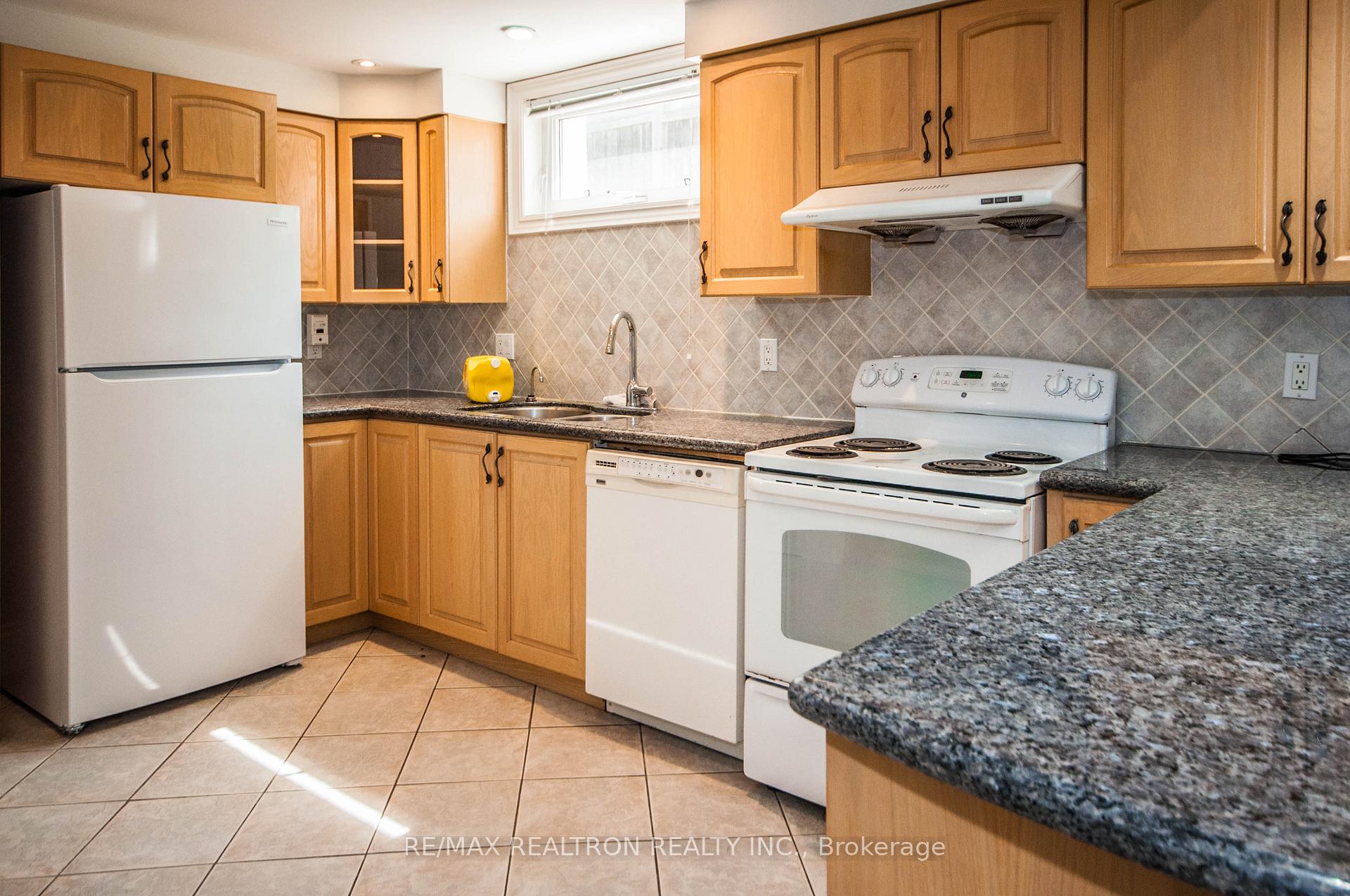 Photo 31 of 85 Lee Avenue, Markham, Milliken Mills East — HOMEH