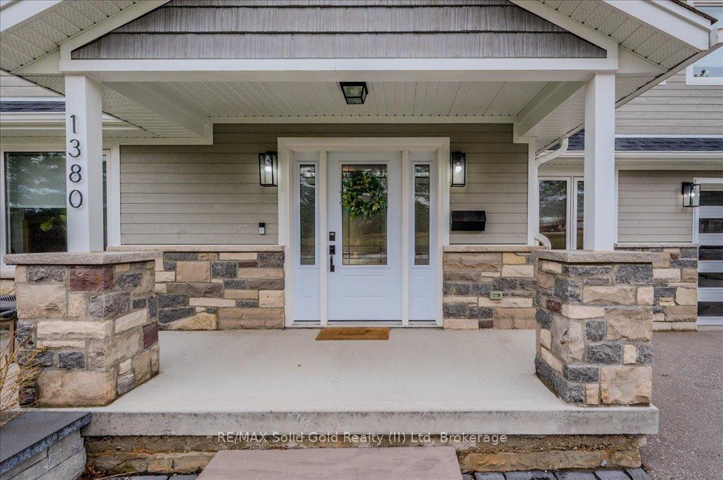 Photo 5 of 1380 Doon Village Road, Kitchener — HOMEH
