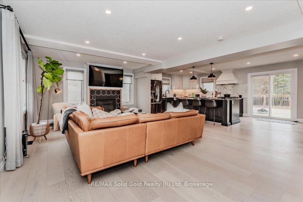 Photo 7 of 1380 Doon Village Road, Kitchener — HOMEH