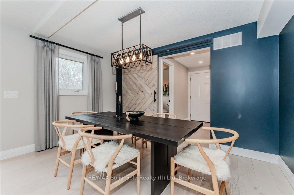 Photo 10 of 1380 Doon Village Road, Kitchener — HOMEH