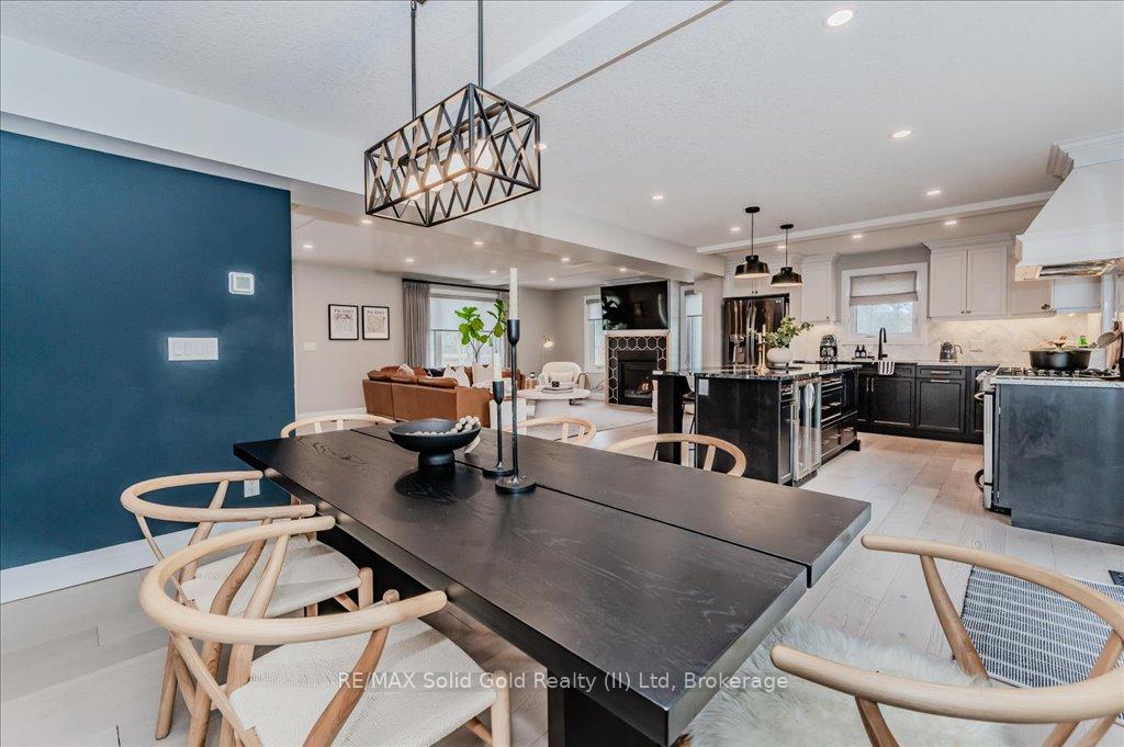 Photo 11 of 1380 Doon Village Road, Kitchener — HOMEH