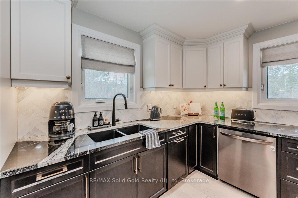 Photo 14 of 1380 Doon Village Road, Kitchener — HOMEH