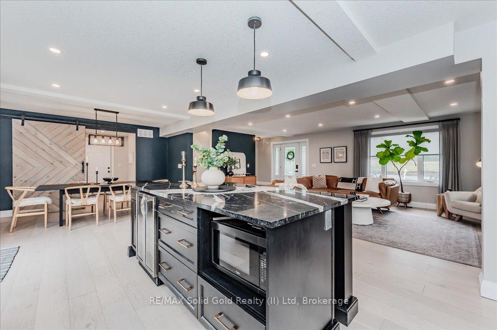 Photo 16 of 1380 Doon Village Road, Kitchener — HOMEH