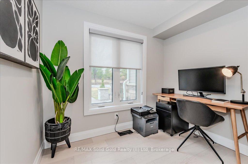 Photo 17 of 1380 Doon Village Road, Kitchener — HOMEH