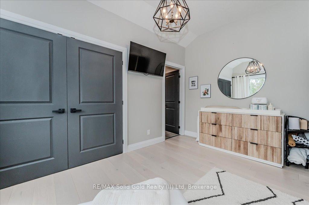 Photo 20 of 1380 Doon Village Road, Kitchener — HOMEH